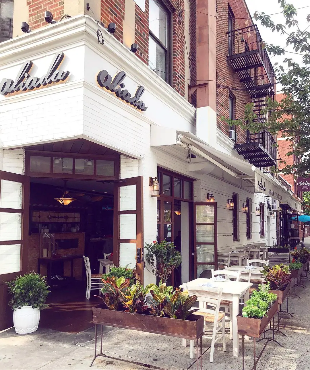  Aliada Restaurant