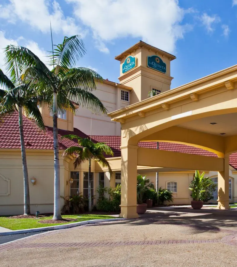  La Quinta Inn and Suites by Wyndham Miami Airport West is located in the center of Doral