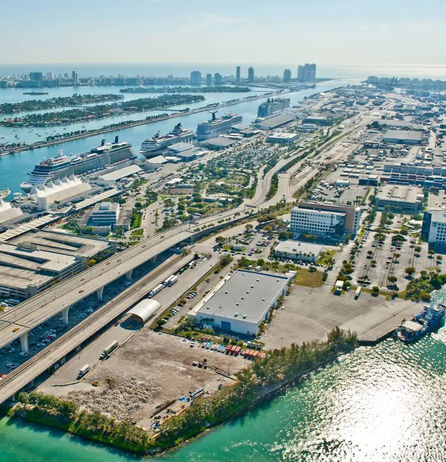 hotel with free access to port are the best way to plan your accommodation with better experience 