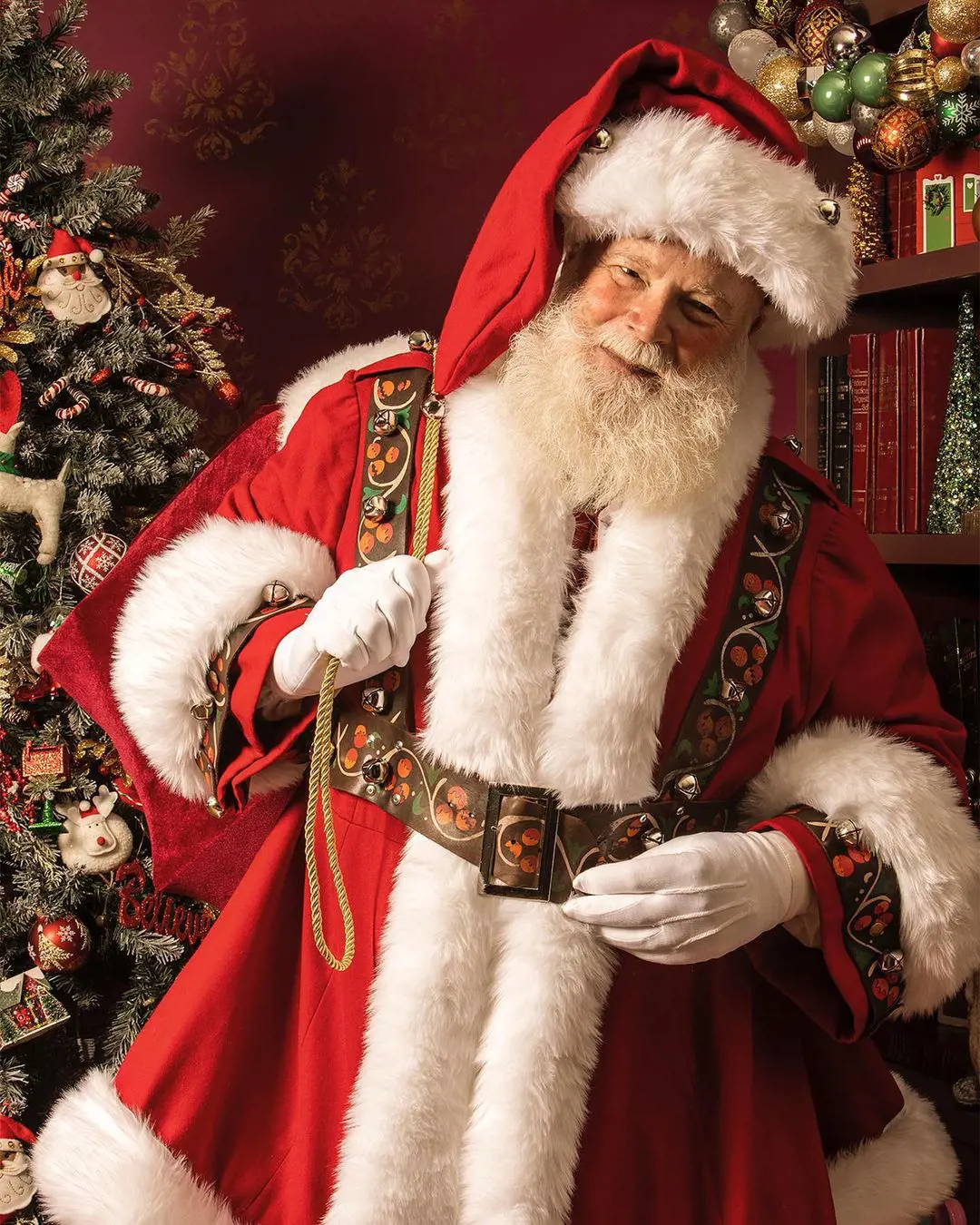 Santa all suited up for Macy's Santaland.