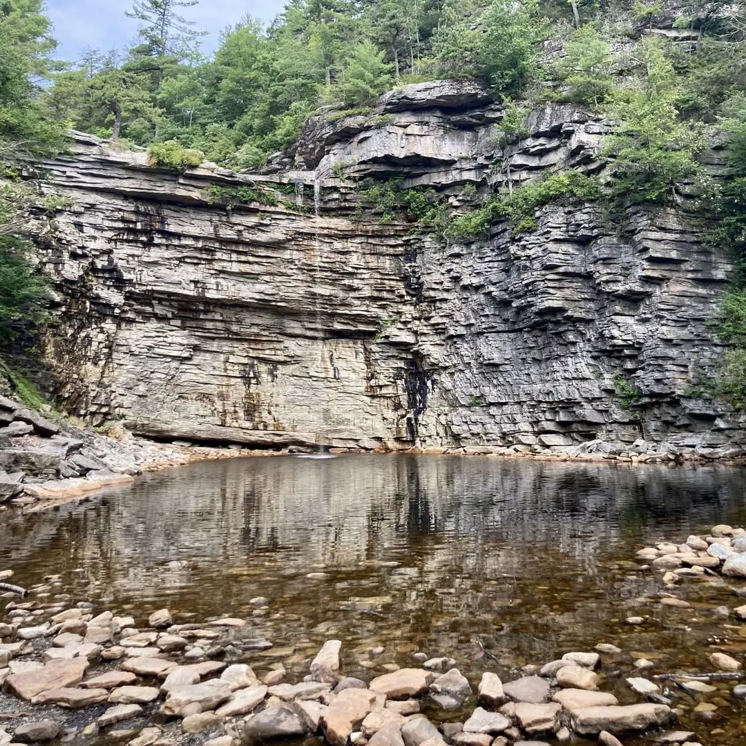 Dry waterfall within Minnewaska State Park Preserve (photo by @nickcmartin)