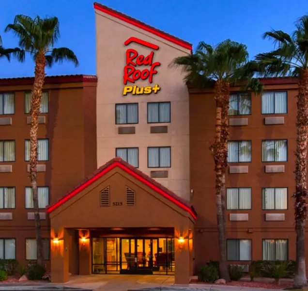 A lovely evening display of the Red Roof Inn from February 2023