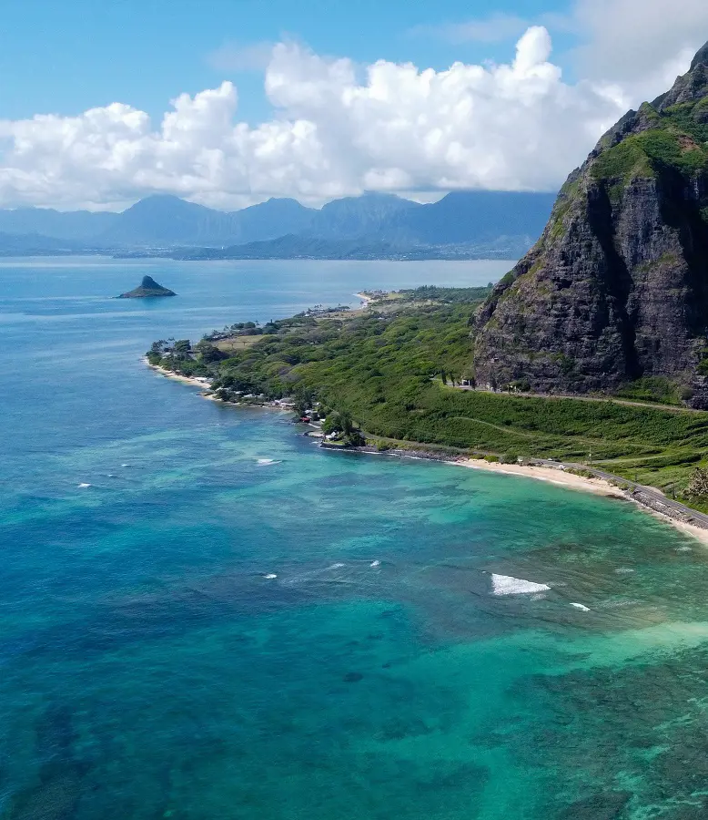 Aerial view the clear water in O'ahu. (Photo By: Colton Jones)
