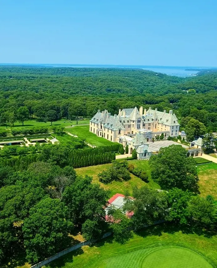 An aerial view the historic hotel, Oheka at Long Island. Pic credit: @ohekacastle