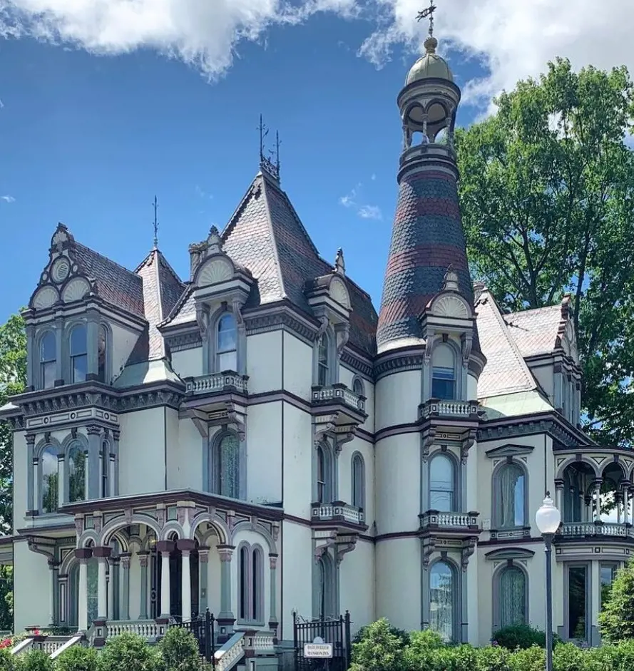 Picture of the Batcheller Mansion built in 1873. (Photo By: @idavanto)